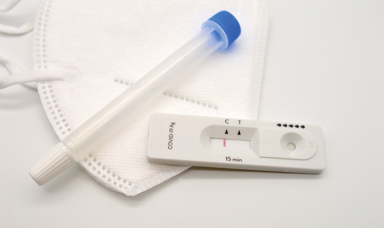 Every province will receive at least 40,000 antigen test kits.